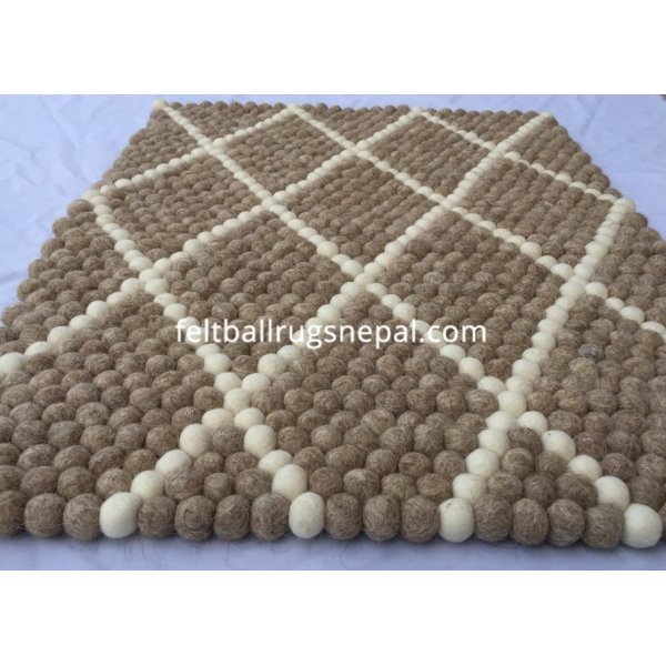 criss-cross-pattern-felt-rug