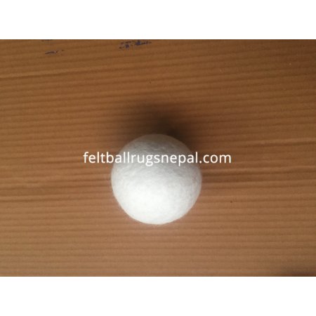 felt-balls-7-cm (1)
